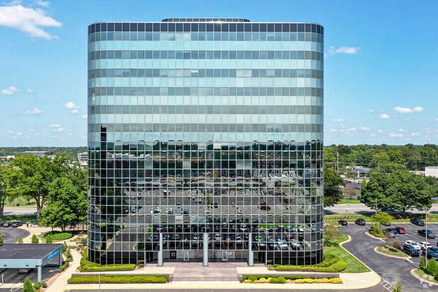 More Photos Of 9300 Shelbyville Rd, Louisville Office For Lease