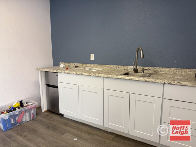 More Photos Of 3911 Norwood Dr, Littleton Manufacturing For Lease