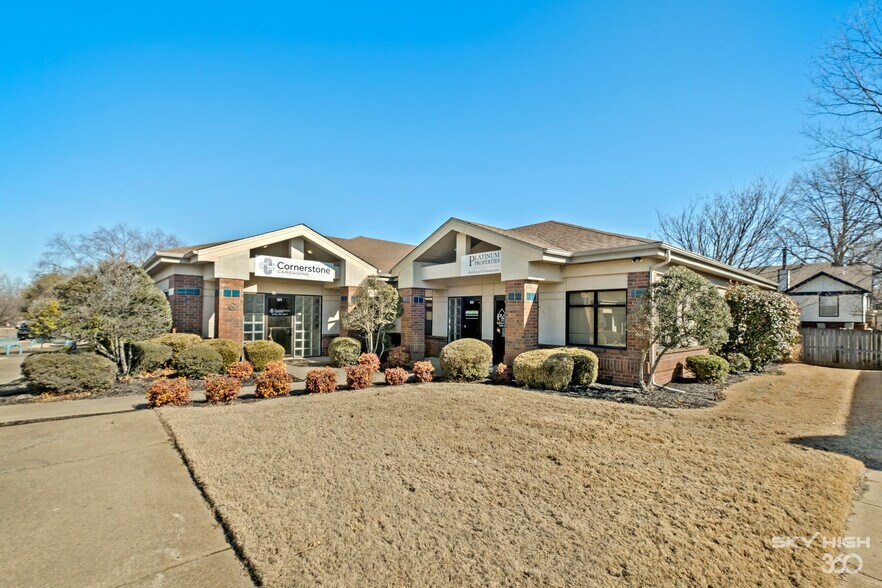 More Photos Of 3291 S Thompson St, Springdale Unknown For Lease