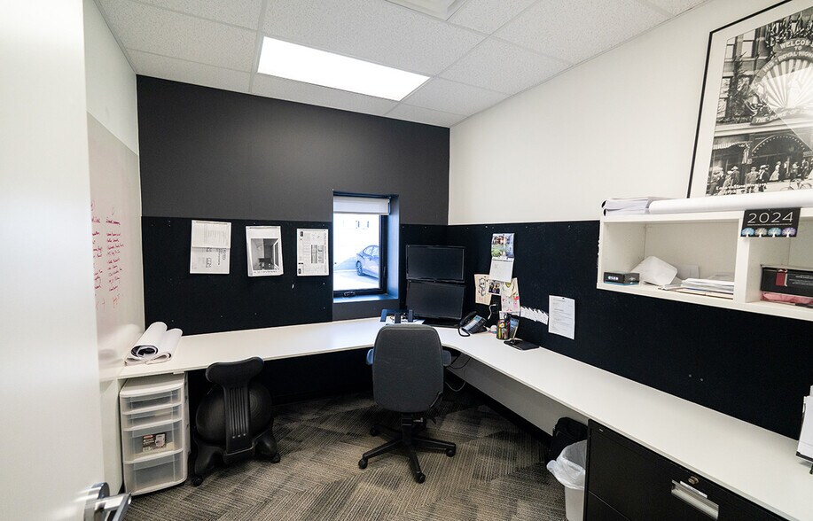 More Photos Of 1000 Elgin Av, Winnipeg Office For Lease