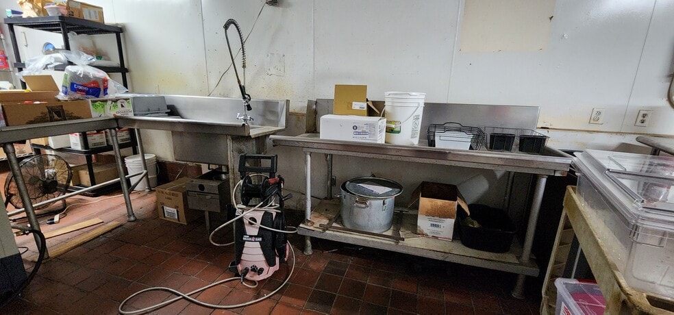 More Photos Of 701 N Martin Luther King Jr Hwy, Mexia Restaurant For Sale