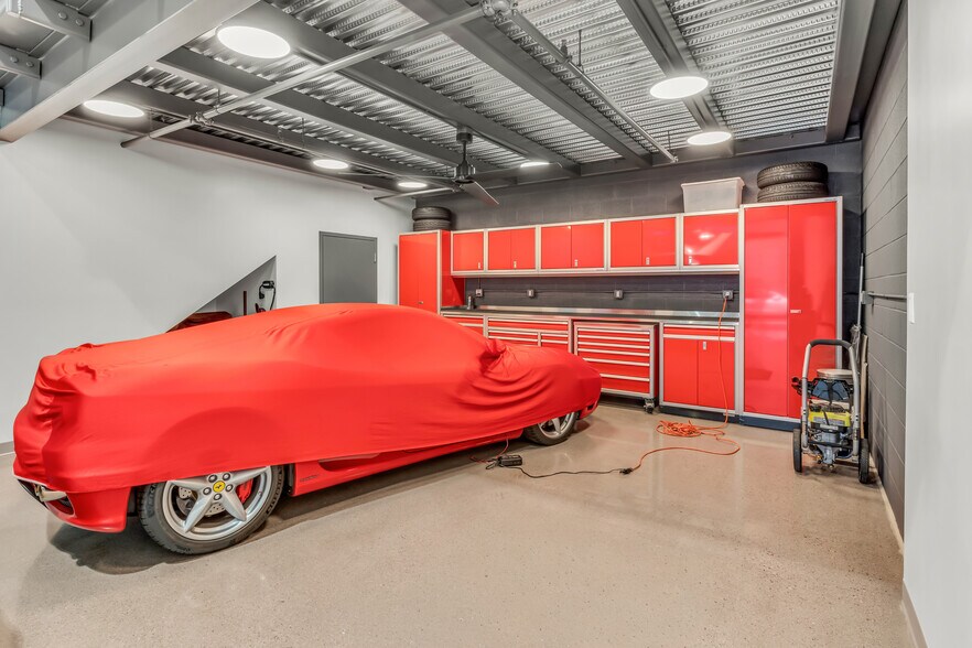 More Photos Of 15032 N 74th St, Scottsdale Showroom For Sale