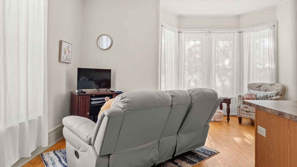 More Photos Of 465 Chapel St, Lee Apartments For Sale