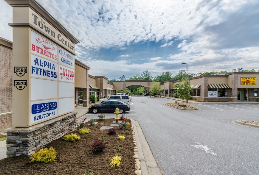 More Photos Of 2560-2570 Asheville Hwy, Hendersonville Unknown For Lease