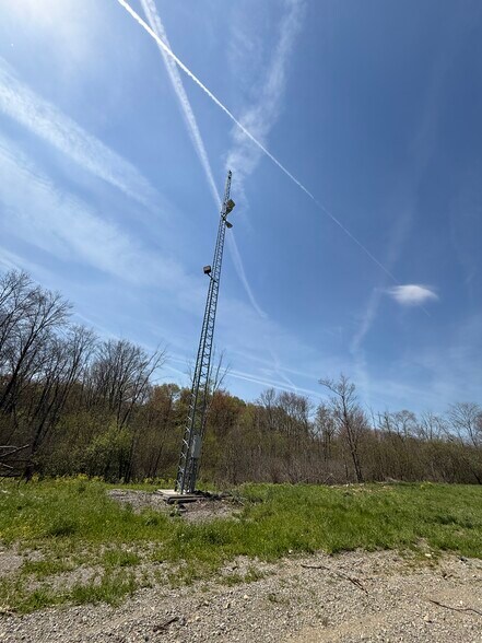 More Photos Of 4881 Pittsburgh Rd, Harrisville Light Distribution For Sale