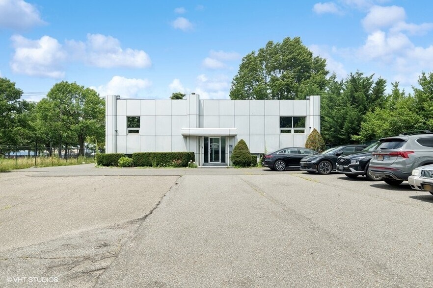 More Photos Of 1710 Hempstead Tpke, East Meadow Office For Sale
