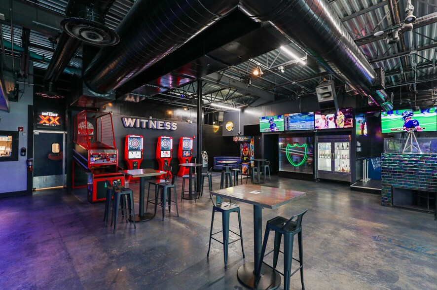 More Photos Of 7280 UTSA Blvd, San Antonio Freestanding For Lease