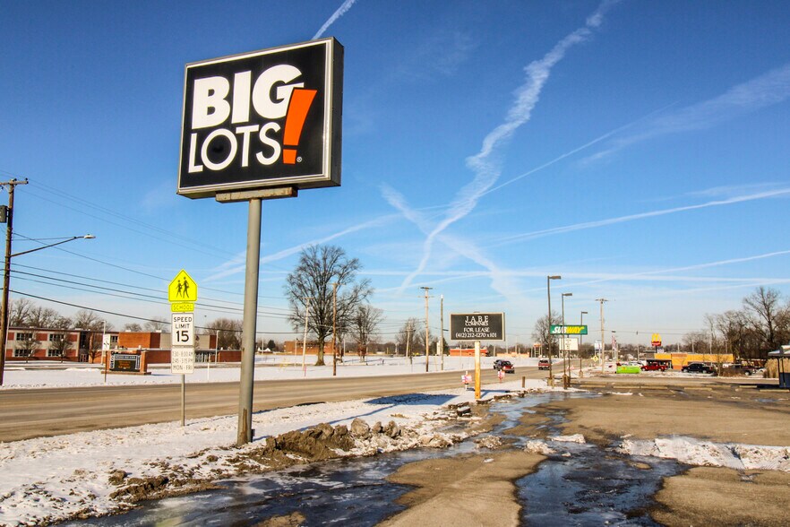 More Photos Of 2611 Ellwood Rd, New Castle Storefront For Lease