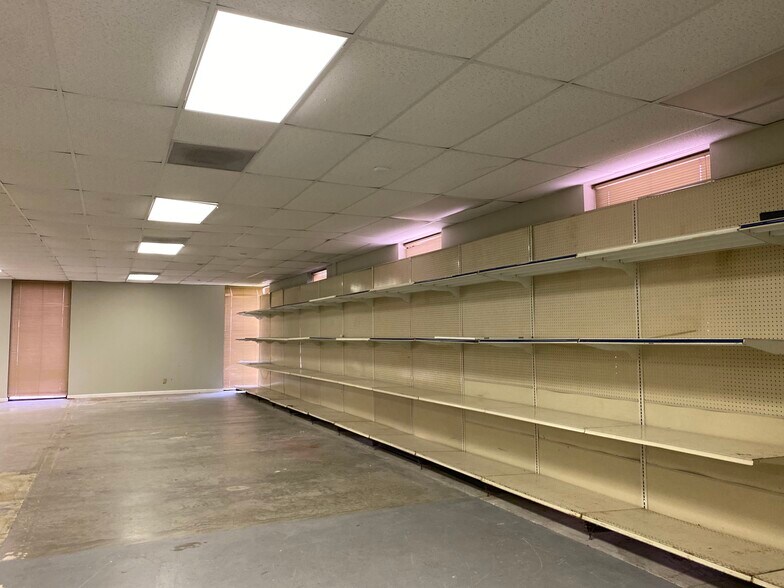 More Photos Of 10400 Harwin Dr, Houston Showroom For Sale