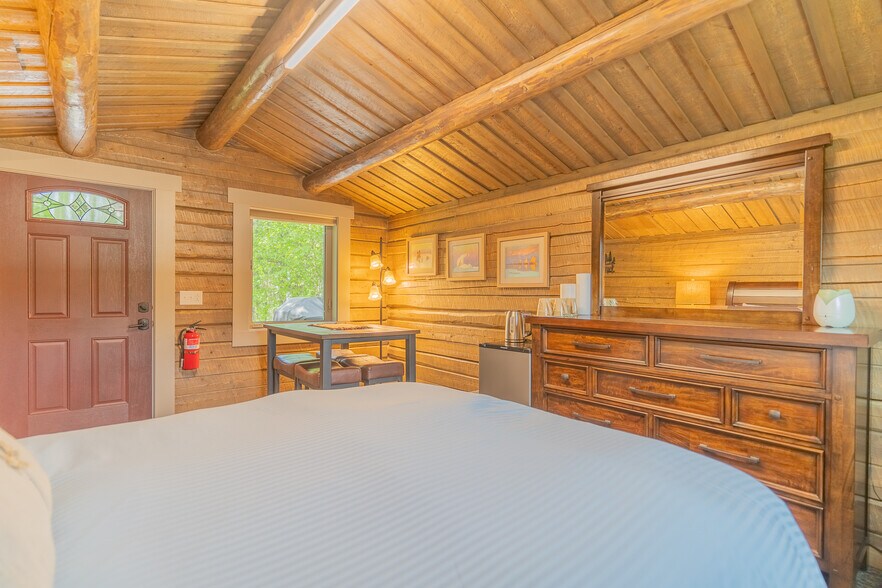 More Photos Of Quartz Lake, Delta Junction Lodge Meeting Hall For Sale