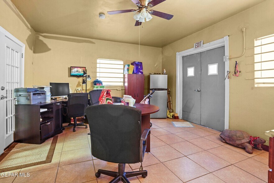 More Photos Of 3984 Doniphan Dr, El Paso General Retail For Sale
