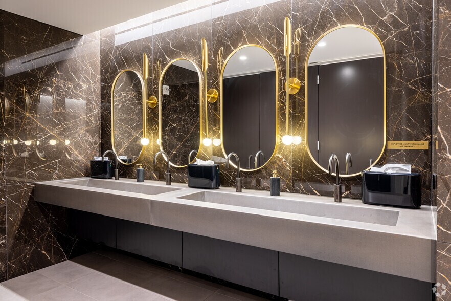 More Photos Of 3 Times Sq, New York Office For Lease