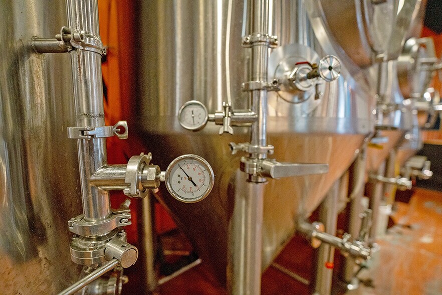 More Photos Of 18967 N US Highway 51, Elkville Mixed Retail For Sale