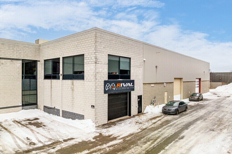 More Photos Of 9157 Rue du Champs-d'Eau, Montréal Showroom For Sale