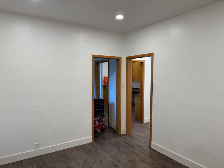 More Photos Of 167 E 200 N, Logan Medical For Lease