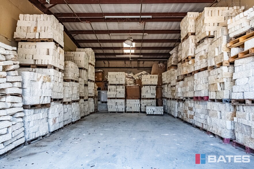 More Photos Of 1812 Garden Spring Dr, Dallas Warehouse For Sale