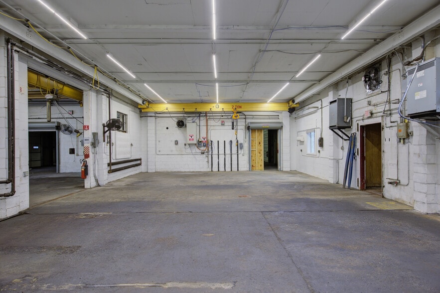 More Photos Of 180 Ushers Rd, Round Lake Warehouse For Sale