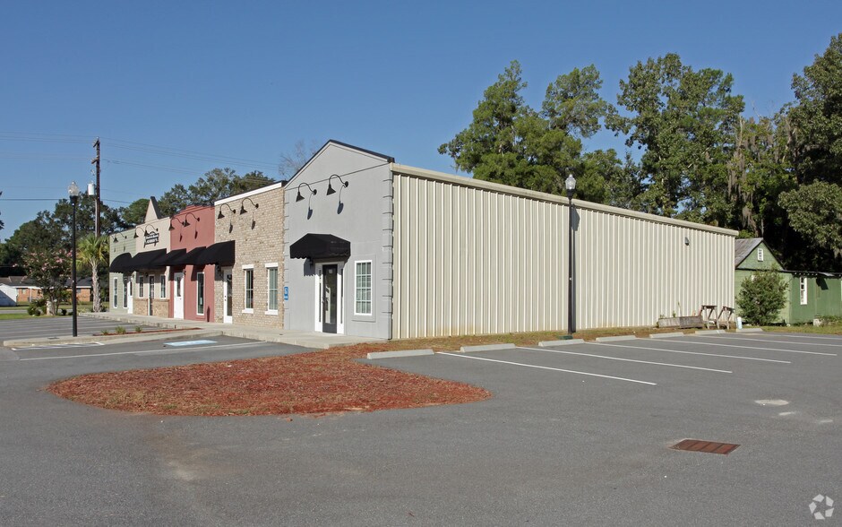 More Photos Of 705 Main St, Hardeeville General Retail For Lease