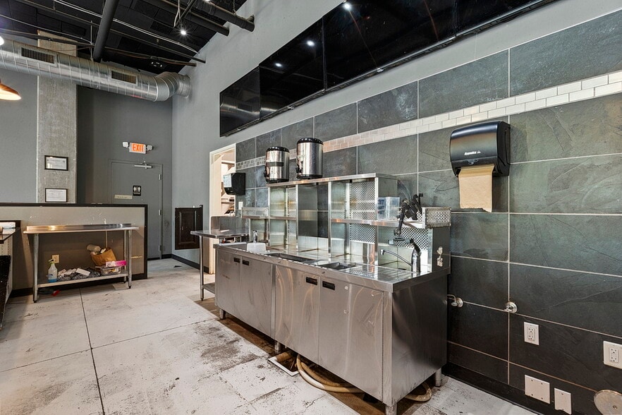 More Photos Of 5005 SE 72nd Ave, Portland Apartments For Lease