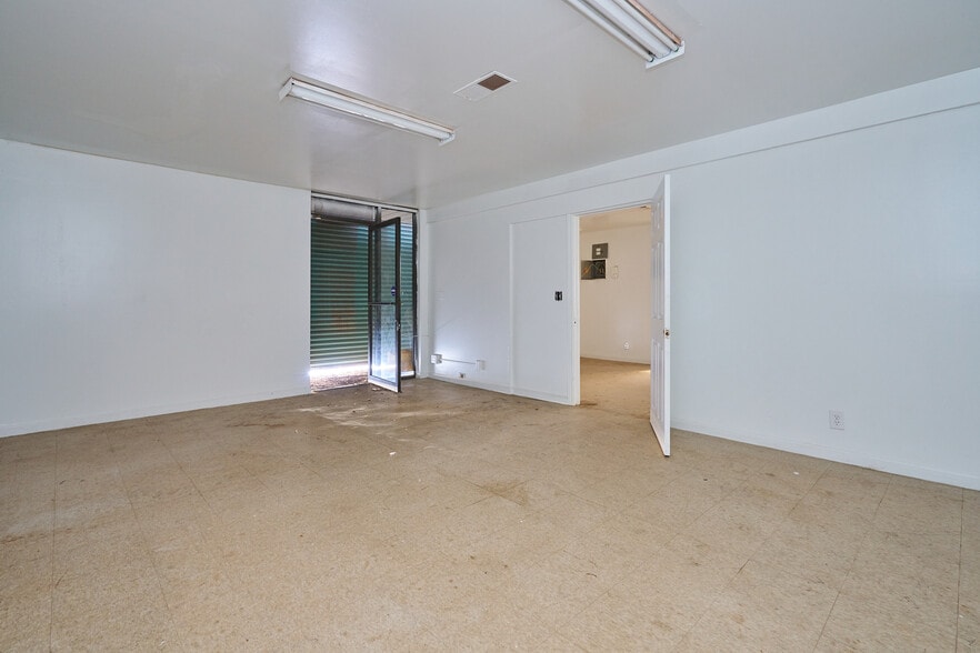 More Photos Of 1200 W El Segundo Blvd, Gardena Manufacturing For Sale