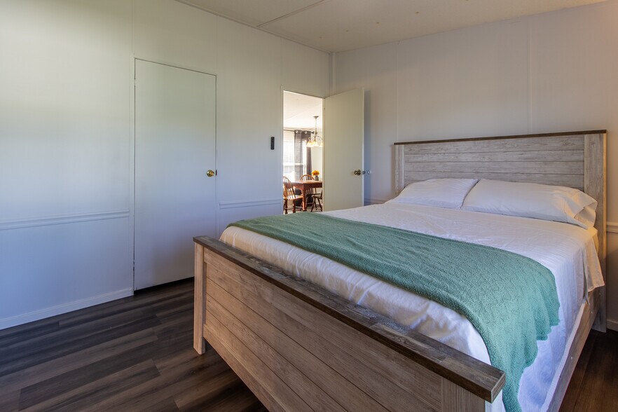 More Photos Of 20221 SW 5th Pl, Dunnellon Specialty For Sale