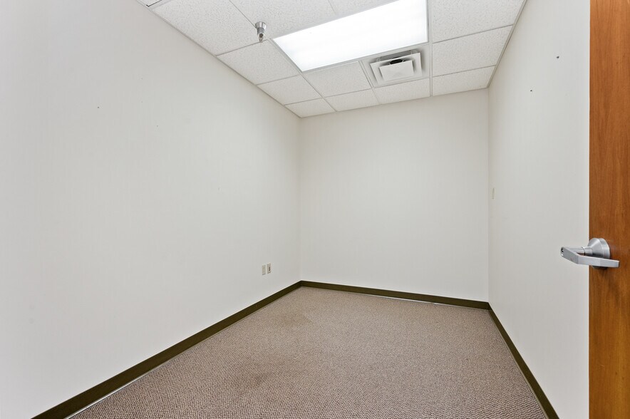 More Photos Of 105 Bradford Rd, Wexford Office For Lease