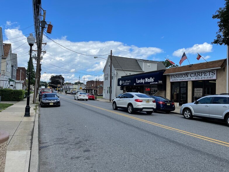 816 Van Houten Ave, Clifton, NJ 07013 Retail For Lease