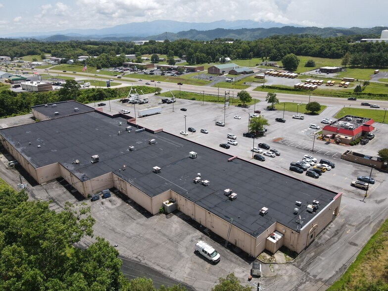 More Photos Of 5674 Highway 11 E, Piney Flats Unknown For Lease