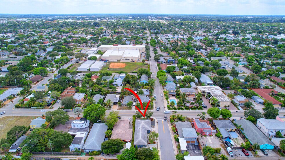 More Photos Of 830 N Federal Hwy, Lake Worth Office For Lease
