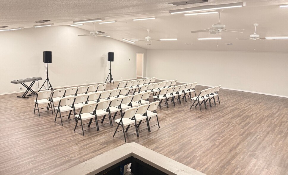 More Photos Of 7708 Maplewood Ave, North Richland Hills Schools For Lease