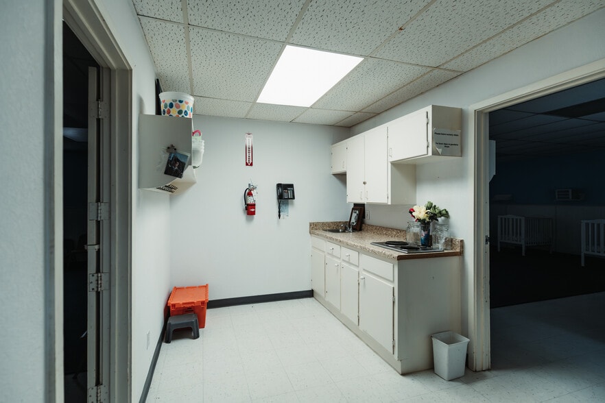 More Photos Of 900 Natchez Ave, Pasadena Schools For Sale