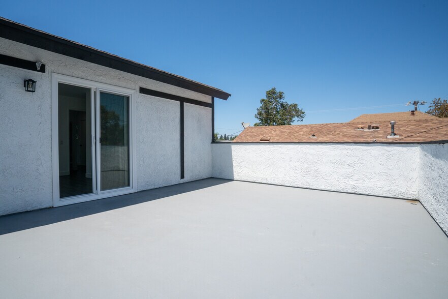 More Photos Of 810 S Flower St, Santa Ana Apartments For Sale