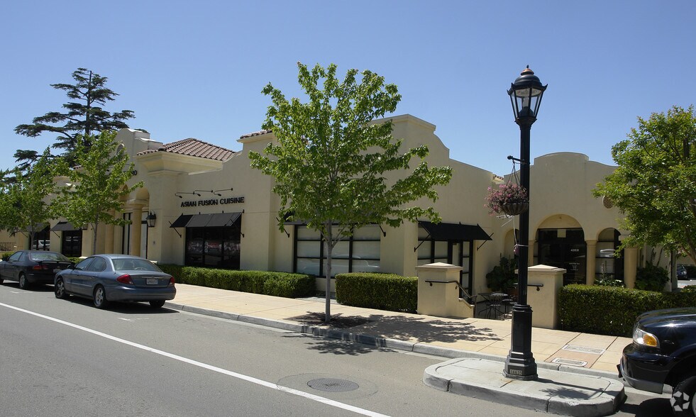 More Photos Of 43541-43543 Mission Blvd, Fremont Freestanding For Lease