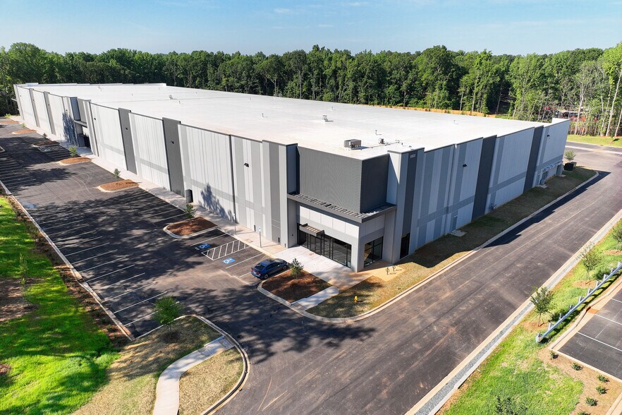 More Photos Of 6830 Orr Rd, Charlotte Distribution For Lease