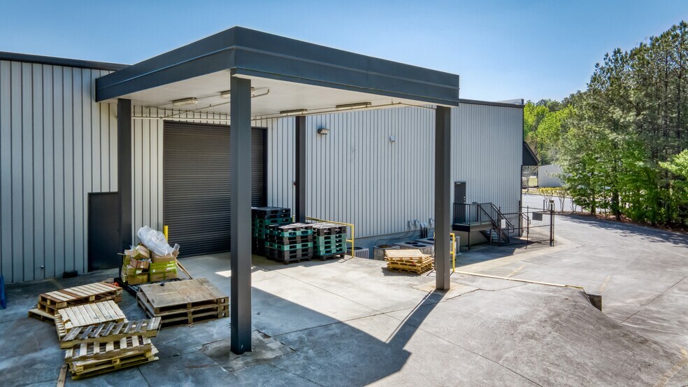 More Photos Of 3050 Matlock Dr, Kennesaw Light Manufacturing For Sale
