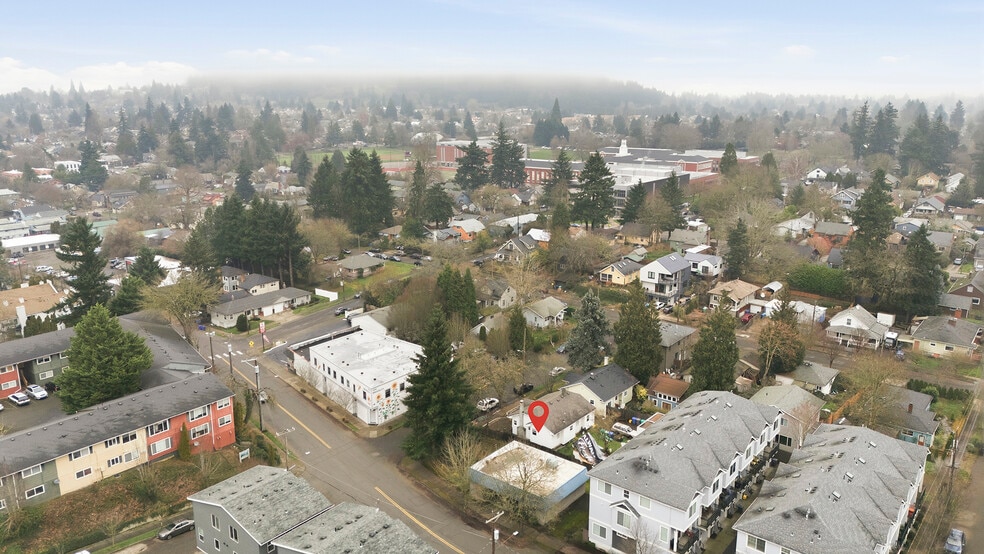 More Photos Of 3004 SE 50th Ave, Portland Office For Sale