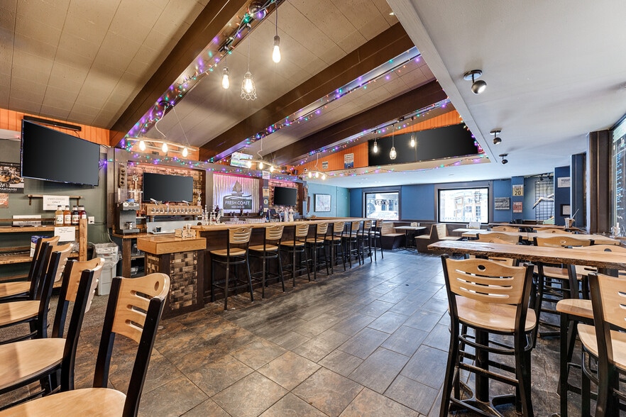 More Photos Of 120 S Park St, Traverse City Restaurant For Sale