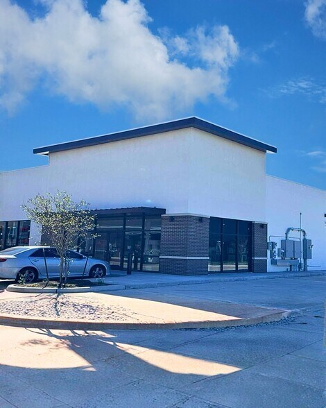 More Photos Of 11418 Sam Houston Pkwy E, Houston General Retail For Lease