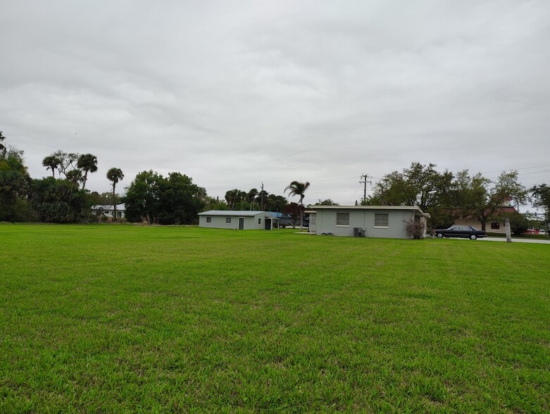 More Photos Of 2401 W Midway Rd, Fort Pierce Office For Sale
