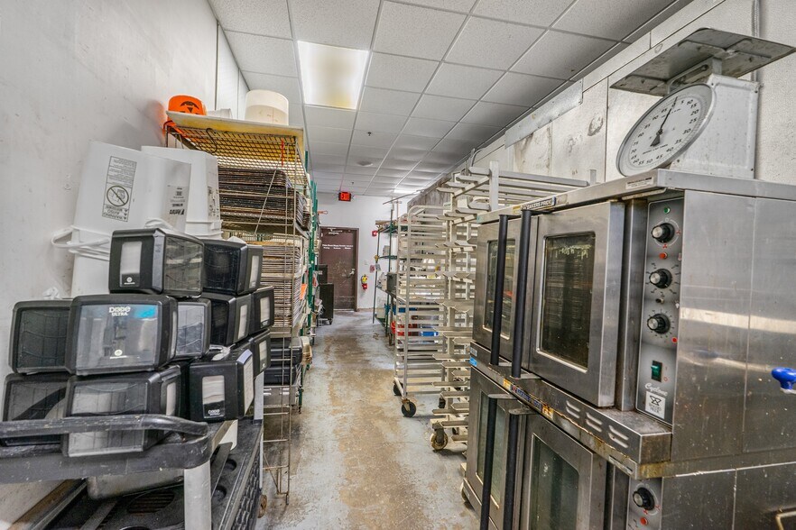 More Photos Of 4170 S Ridgewood Ave, Edgewater Specialty For Lease