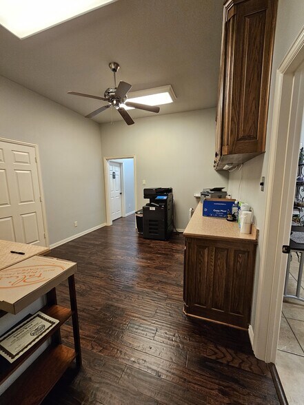 More Photos Of 6605 Precinct Line Rd, North Richland Hills Office For Sale