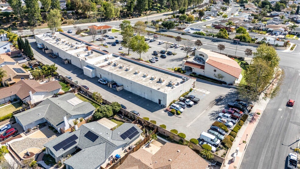 More Photos Of 14711 Princeton Ave, Moorpark Freestanding For Sale