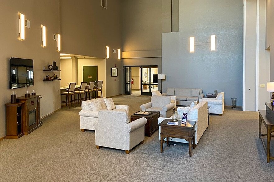 More Photos Of 600 W North St, Greenfield Apartments For Sale