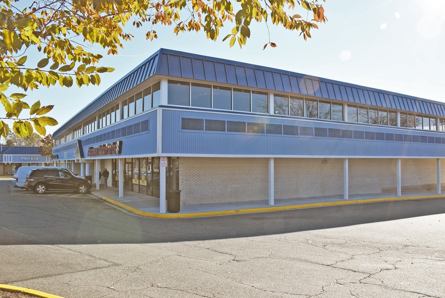 More Photos Of 6050-6144 Rose Hill Dr, Alexandria Unknown For Lease