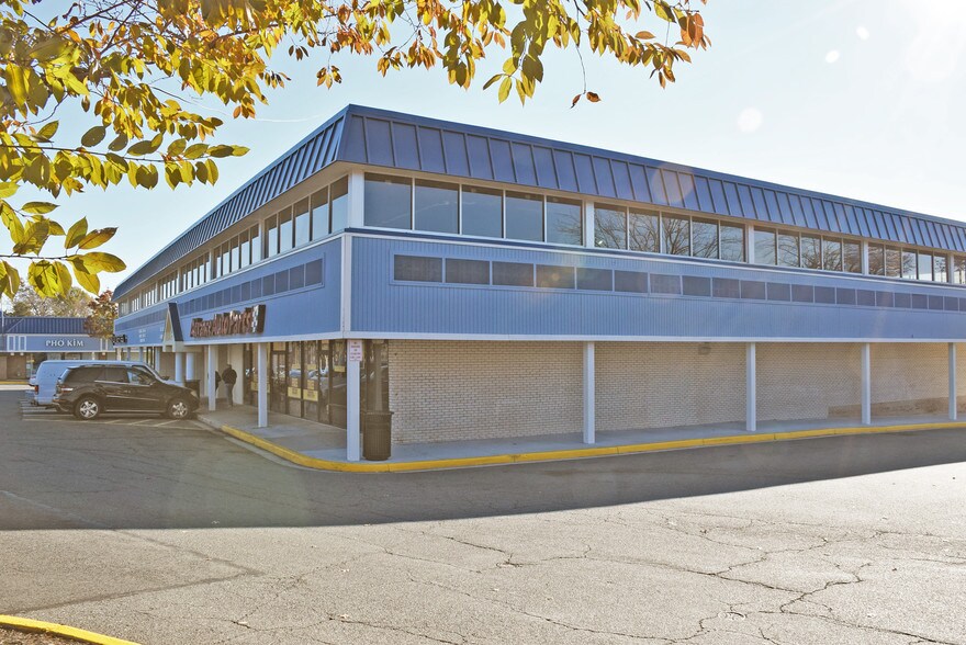 More Photos Of 6050-6144 Rose Hill Dr, Alexandria Unknown For Lease