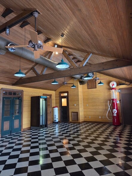 More Photos Of 815-817 Rosedale Dr, New Orleans Office For Sale