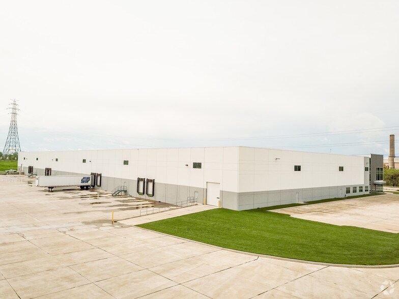 More Photos Of 242 Carondelet Commons Blvd, Saint Louis Warehouse For Lease