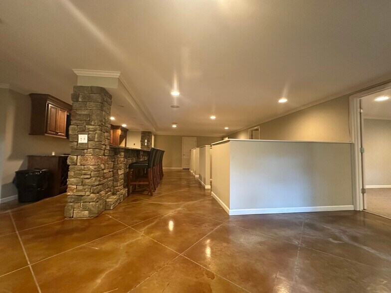 More Photos Of 2255 Sewell Mill Rd NE, Marietta Office For Lease