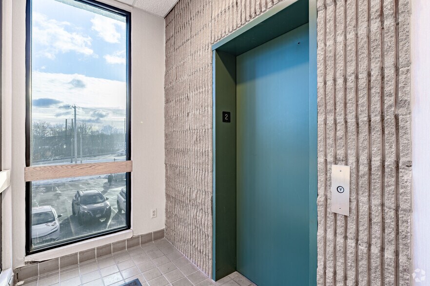 More Photos Of 156-158 Orange Ave, Walden Office For Sale