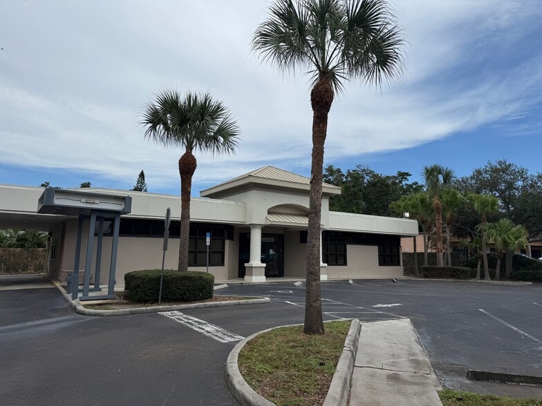 More Photos Of 2440 Sunset Point Rd, Clearwater Medical For Lease